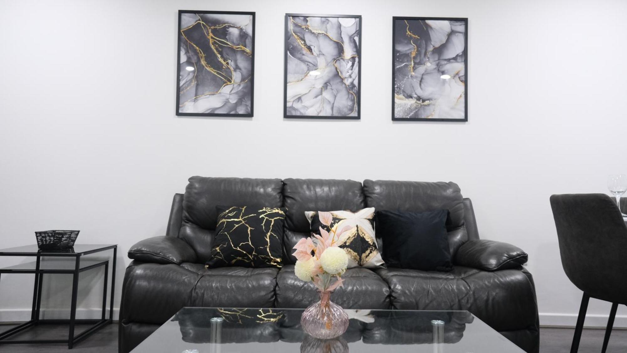 Etihcity - 3 Bedroom Semi - Free Parking Near Etihad Stadium, Tourist Attractions, Centre, Transport And Motorway Links Next To Mcdonald's - Sky N Netflix *