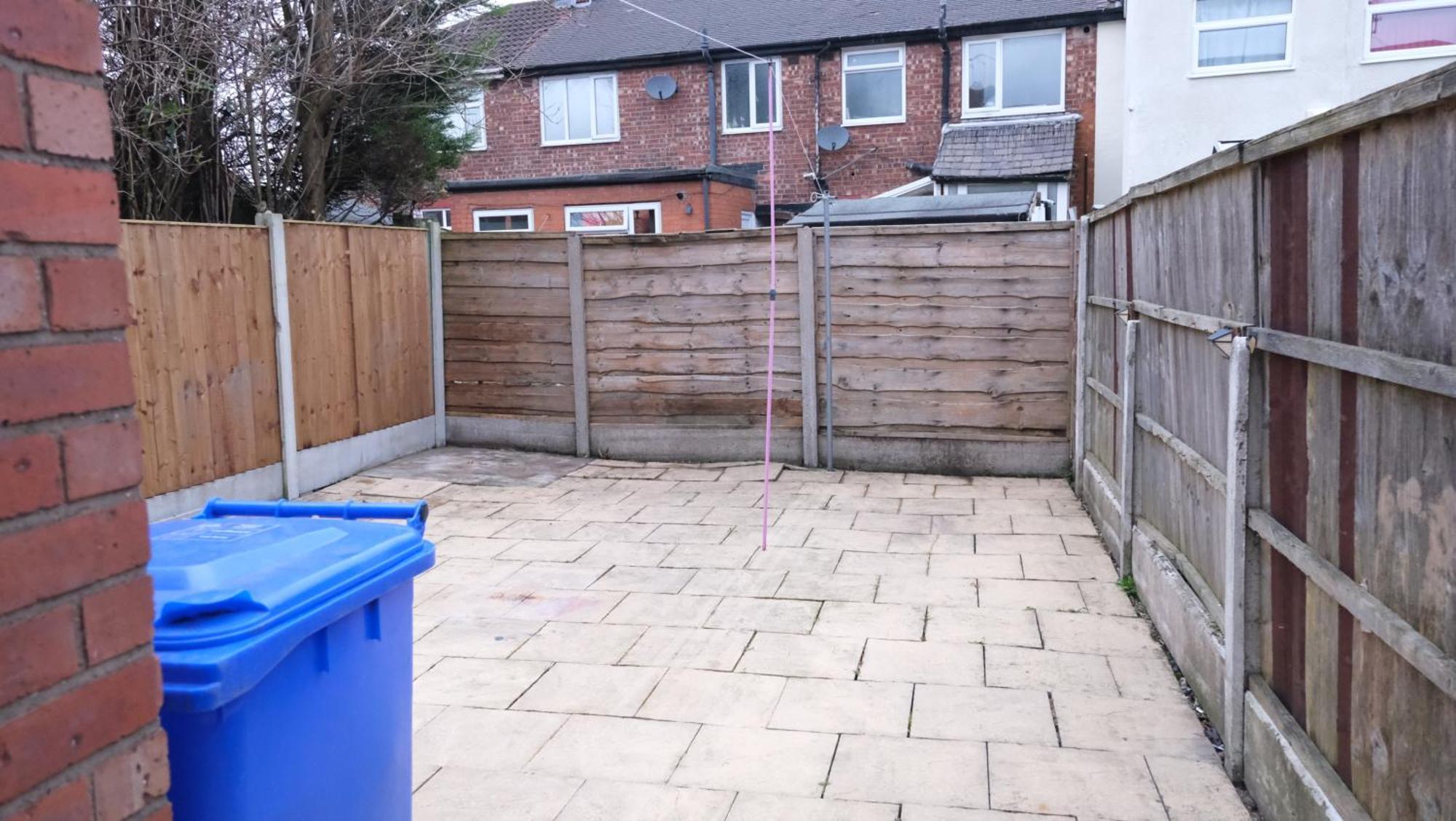 Etihcity - 3 Bedroom Semi - Free Parking Near Etihad Stadium, Tourist Attractions, Centre, Transport And Motorway Links Next To Mcdonald's - Sky N Netflix